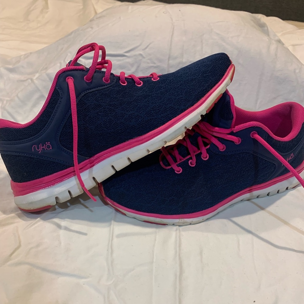 Ryka women’s 11 w like new pink and navy shoes